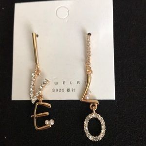 2X$8Earrings -LOVE